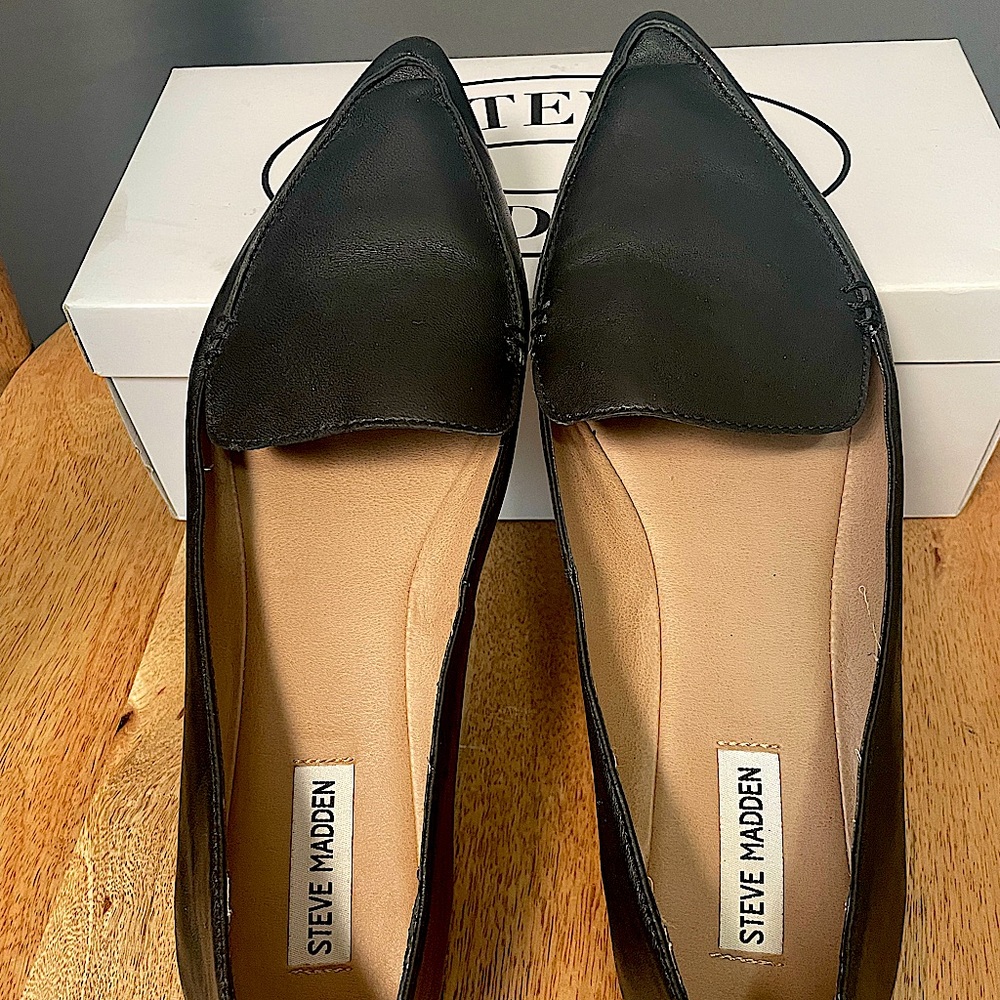 Steve Madden Feather black leather flats